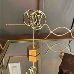 2021 fashion trend, designer hoop earrings